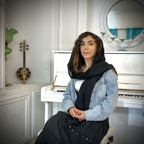 نهال حیدری